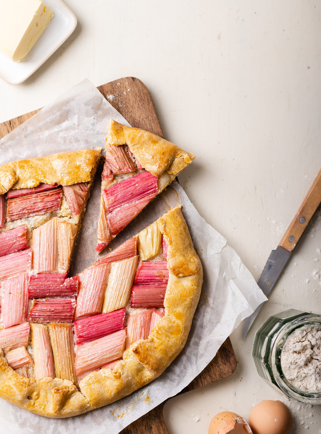 Tarte rustique à la rhubarbe